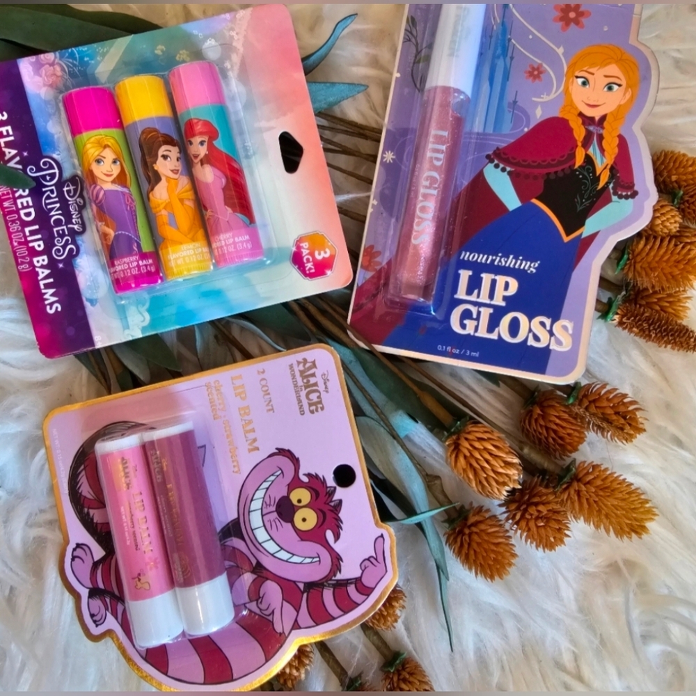 Disney Assorted Lip Balm Lip Gloss Set - Picture 2 of 3